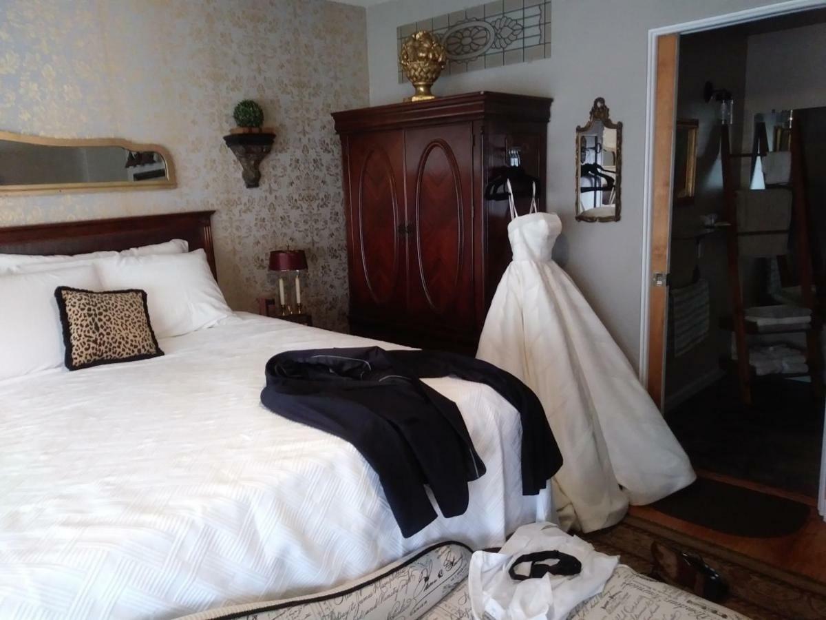 The Guest House At The Regina House Tea Room Moosic Buitenkant foto
