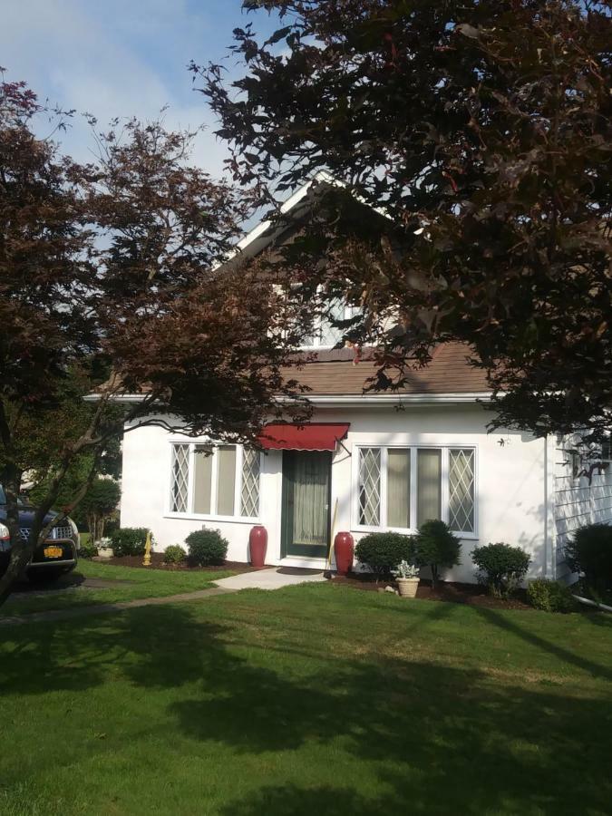 The Guest House At The Regina House Tea Room Moosic Buitenkant foto