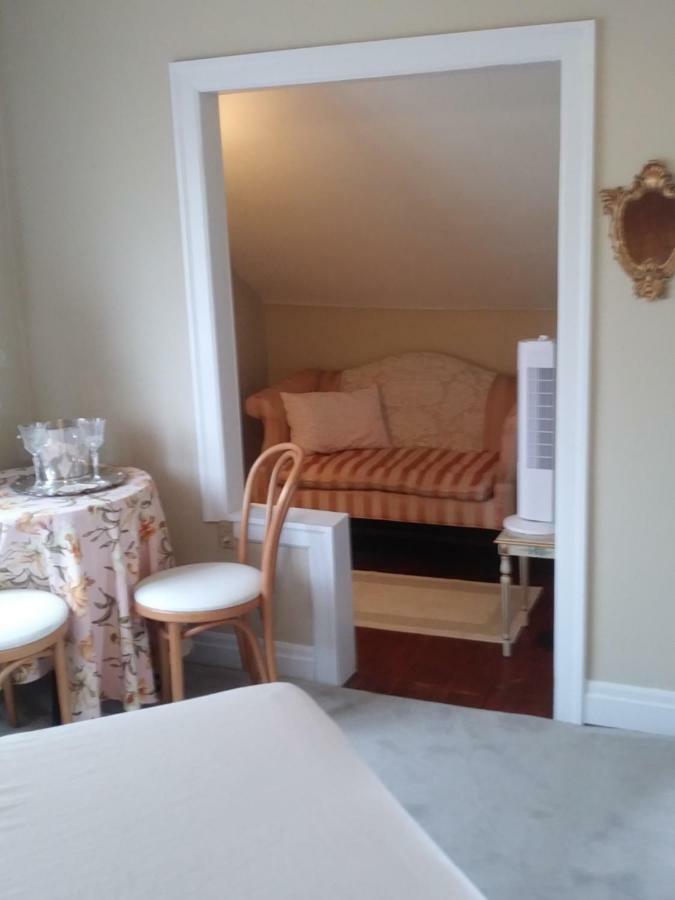 The Guest House At The Regina House Tea Room Moosic Buitenkant foto