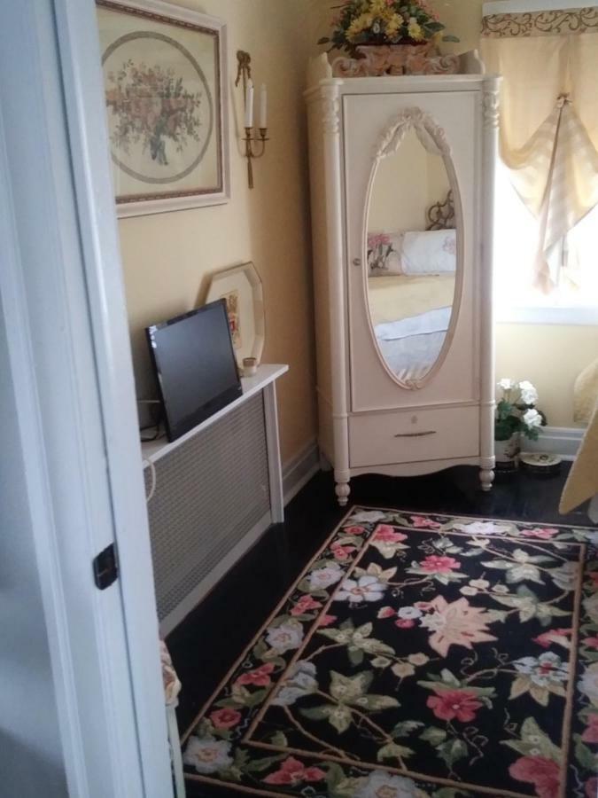 The Guest House At The Regina House Tea Room Moosic Kamer foto